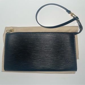 Louis Vuitton vintage black Epi Pochette